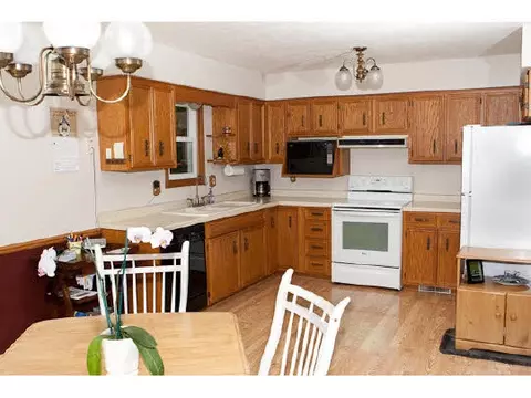 11861 Bend River Rd, Roscoe, IL 61073 photo 4