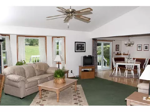 11861 Bend River Rd, Roscoe, IL 61073 photo 2
