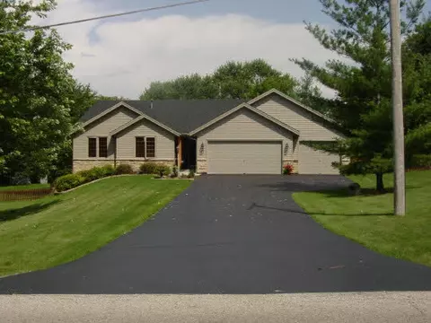 11609 Love Rd, Roscoe, IL 61073 photo 1