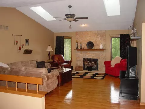 11609 Love Rd, Roscoe, IL 61073 photo 2