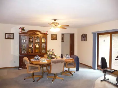 8558 Norris Ln, Capron, IL 61012 photo 4