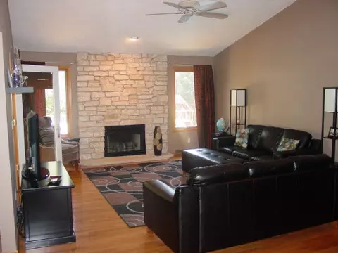 10741 Heather Rdg, Roscoe, IL 61073 photo 2