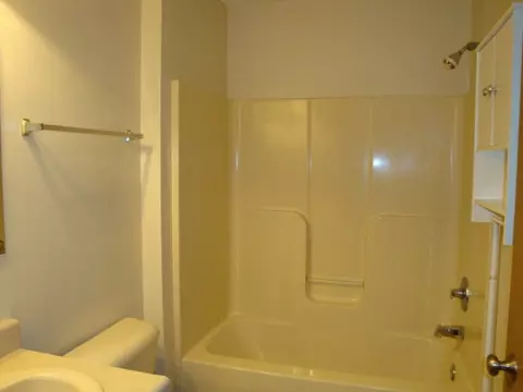 108 3rd St E, Belvidere, IL 61008 photo 8