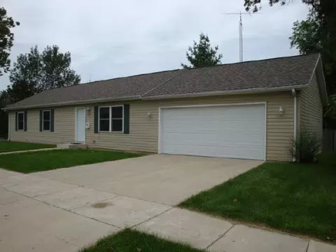 108 3rd St E, Belvidere, IL 61008 photo 9