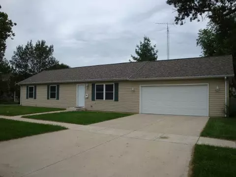 108 3rd St E, Belvidere, IL 61008 photo 1