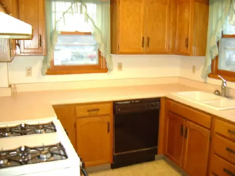 1223 Garfield Ave, Beloit, WI 53511 photo 2