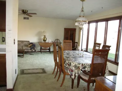 4070 Montclair, Roscoe, IL 61073 photo 7