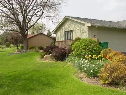 4070 Montclair, Roscoe, IL 61073 photo 2