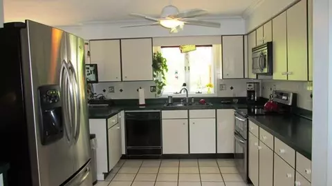 5100 Hamlet Cir, Byron, IL 61010 photo 2