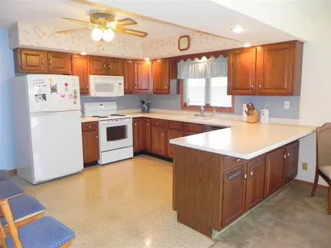 1955 Baintree, Lake Summerset, IL 61019 photo 5