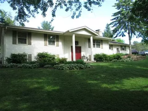 10258 Ray Dr, Roscoe, IL 61073 photo 1