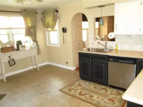 10258 Ray Dr, Roscoe, IL 61073 photo 4