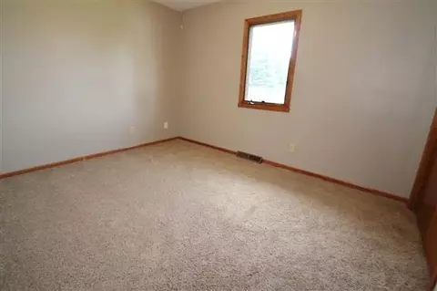 6453 Greystone Dr, Roscoe, IL 61073 photo 12