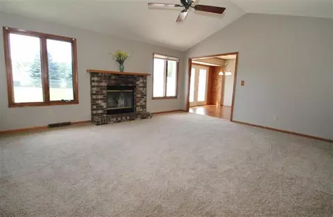 6453 Greystone Dr, Roscoe, IL 61073 photo 9