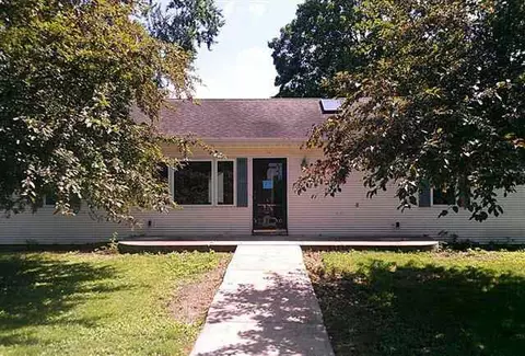 310 W 3rd St, Byron, IL 61010 photo 1