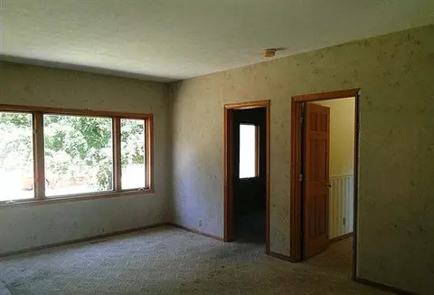 310 W 3rd St, Byron, IL 61010 photo 2