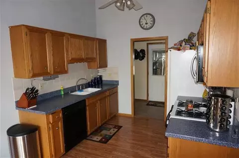 614 Valley View Dr, Pecatonica, IL 61063 photo 2