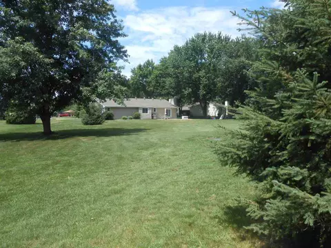 5996 Kelmor St, Roscoe, IL 61073 photo 2