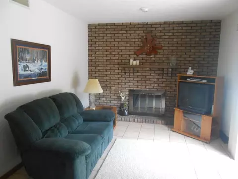 5996 Kelmor St, Roscoe, IL 61073 photo 4