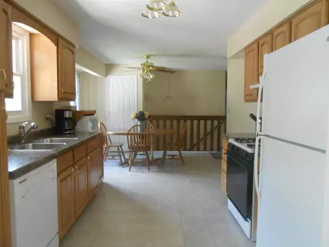 5996 Kelmor St, Roscoe, IL 61073 photo 3