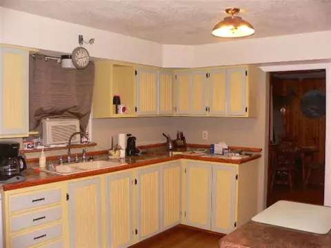 125 E North St, Capron, IL 61012 photo 4