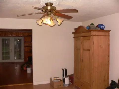 125 E North St, Capron, IL 61012 photo 3