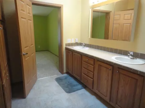320 Elder Ln, Belvidere, IL 61008 photo 11