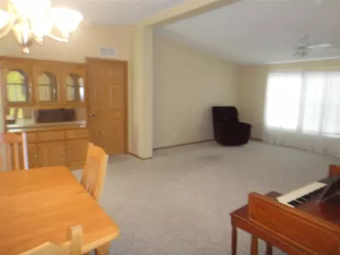 320 Elder Ln, Belvidere, IL 61008 photo 6