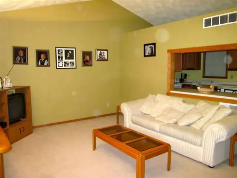 11230 Downing Ln, Roscoe, IL 61073 photo 3