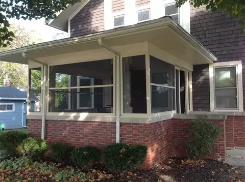 213 W 6th St, Pecatonica, IL 61063 photo 2