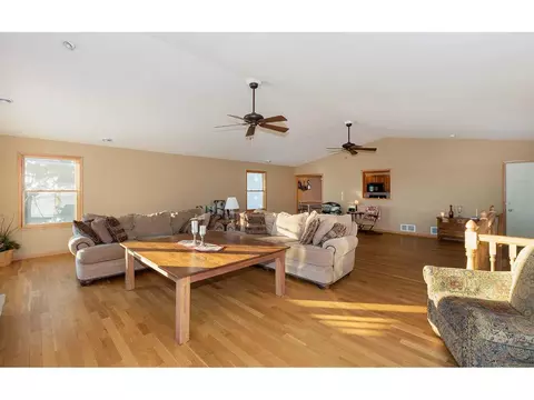 14450 Saunders Rd, Pecatonica, IL 61063 photo 6