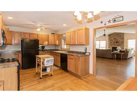 14450 Saunders Rd, Pecatonica, IL 61063 photo 9