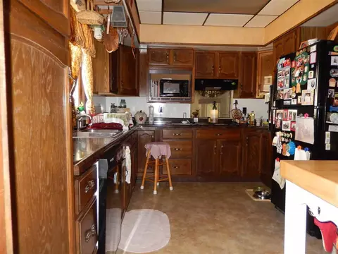 623 E Chamberlin St, Dixon, IL 61021 photo 6