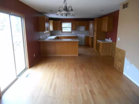 6537 Erin Way, Roscoe, IL 61073 photo 3