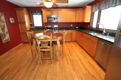 7925 Bond Dr, Roscoe, IL 61073 photo 10