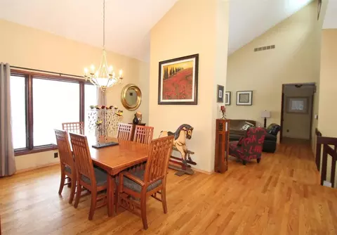 7925 Bond Dr, Roscoe, IL 61073 photo 9