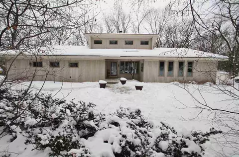 7925 Bond Dr, Roscoe, IL 61073 photo 3