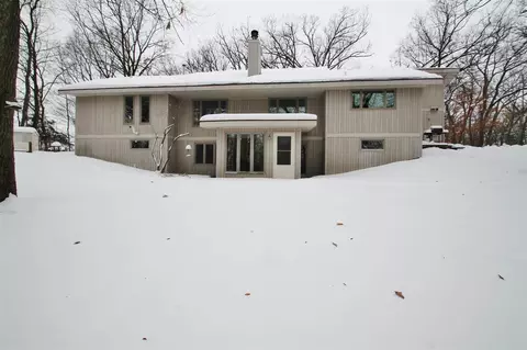 7925 Bond Dr, Roscoe, IL 61073 photo 24