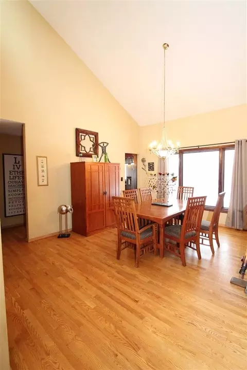 7925 Bond Dr, Roscoe, IL 61073 photo 8
