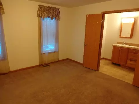 225 E 7th St, Pecatonica, IL 61063 photo 7