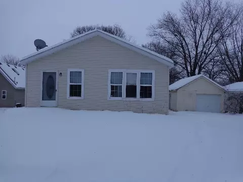 225 E 7th St, Pecatonica, IL 61063 photo 1