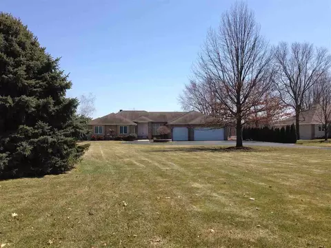 9899 River Bend Dr, Roscoe, IL 61073 photo 1