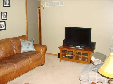 2236 Knollview Dr, Beloit, WI 53511 photo 4