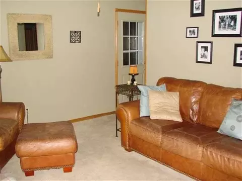 2236 Knollview Dr, Beloit, WI 53511 photo 2