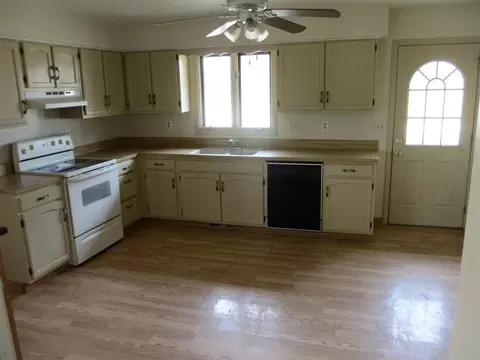 2003 Lancaster Rd, Cherry Valley, IL 61016 photo 5