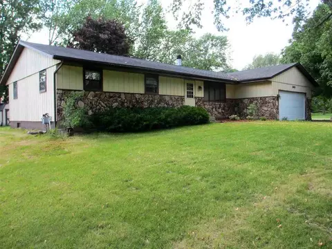 2003 Lancaster Rd, Cherry Valley, IL 61016 photo 2