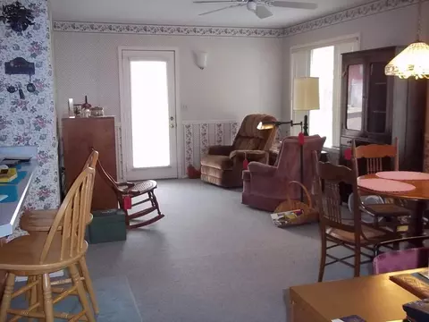 605 E Buffalo St, Polo, IL 61064 photo 8