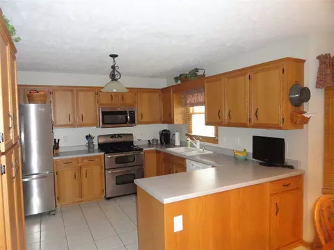 15775 Oak Tree Dr, Davis Junction, IL 61020 photo 2