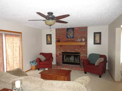 15775 Oak Tree Dr, Davis Junction, IL 61020 photo 4