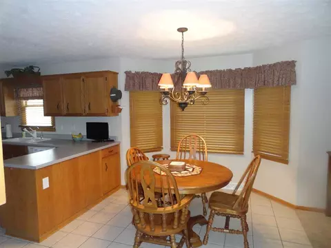 15775 Oak Tree Dr, Davis Junction, IL 61020 photo 3
